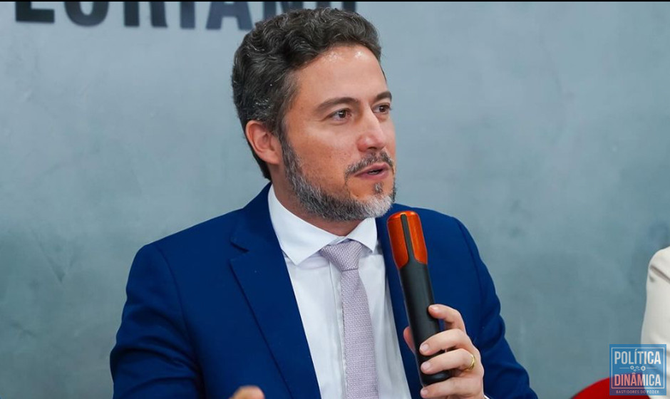 O candidato da atual gestão: Aurélio passou mais tempo falado de si e atacando Raimundo Junior; propostas ficaram em terceiro plano (foto: Instagram)